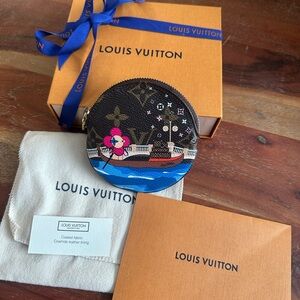 Louis Vuitton Round Coin Purse Pouch Christmas Animation Gondola Vivienne New LV